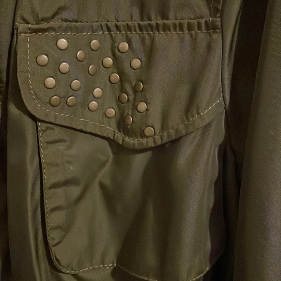 Waterproof jacket - Picture 4 of 4